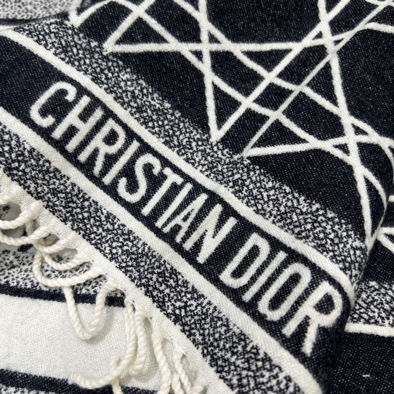 CHRISTIAN DIOR